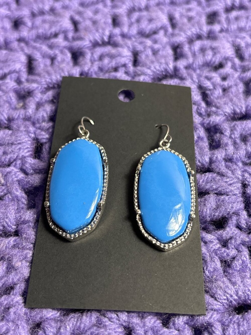 Blue Plastic Oval Cabochon Dangle Earrings Silvertone 1.25 inches